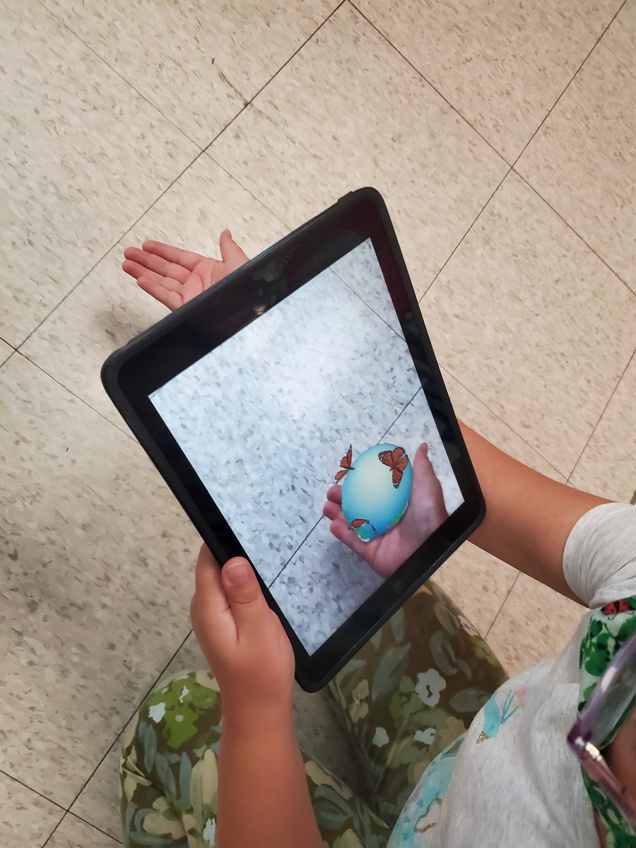 vickiemorgado1's tweet photo. #metabot @Ozobot #coding with #ozoblockly morning at St. Philip coding a graduation dance. #dpguidance #AR no robots no problem #edtech https://t.co/i9YQiw79y4
