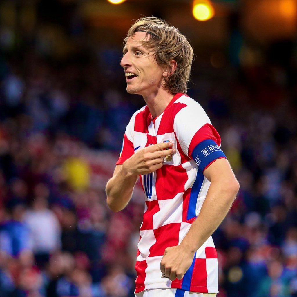 الامير مودريتش أساسي لمواجهة منتخب فرنسا 🤍

9:45 مكة