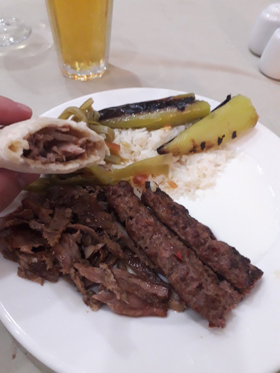 thebaines's tweet photo. Kebab wrap. Kebab in a kofta style. Shredded donner meat. Green beans, grilled peppers and rice and bit of yoghurt.
#teaupdate @chloearmstrong1 https://t.co/028fSRVkHy