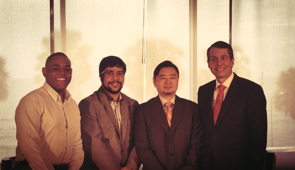 Orlando y yo concidimos por primera vez en #EBE08 2008. Ambos intercambiamos con media blogósfera latinoamericana. Y en su programa <a href="/liderestv/">LIDERES</a> siempre daba espacio al ámbito tech en RD. Hoy, conocer de su asesinato, deja muchas reflexiones. Paz a su alma.