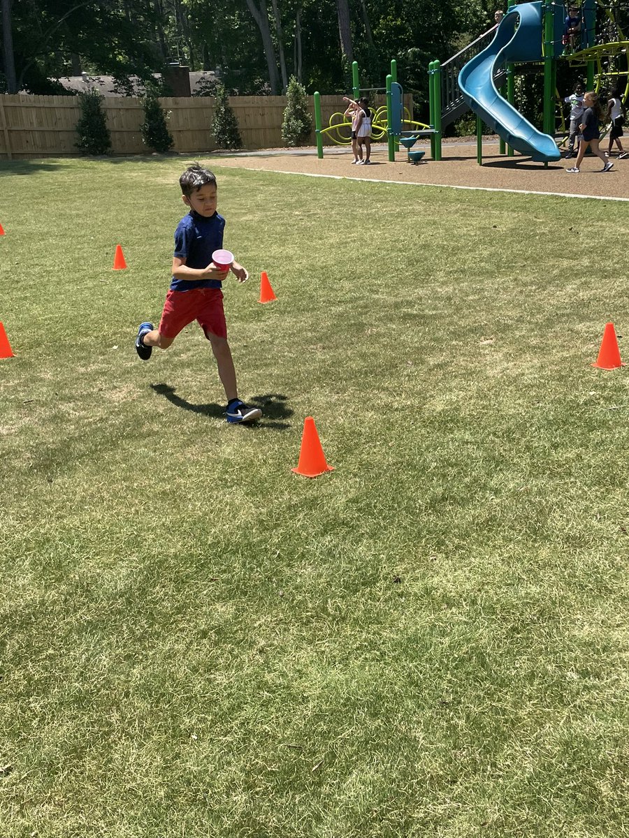 Mrs_Sautro's tweet photo. So much fun at our EOY 1st grade celebration this afternoon!! Thank you to all our families for volunteering their time and supplies. We couldn’t have done it without you! https://t.co/ifAhVl3G6Z