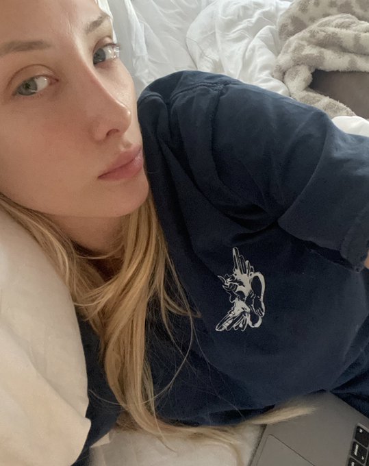 bedridden from these cramps lol send help https://t.co/Z3k9BZZOC1