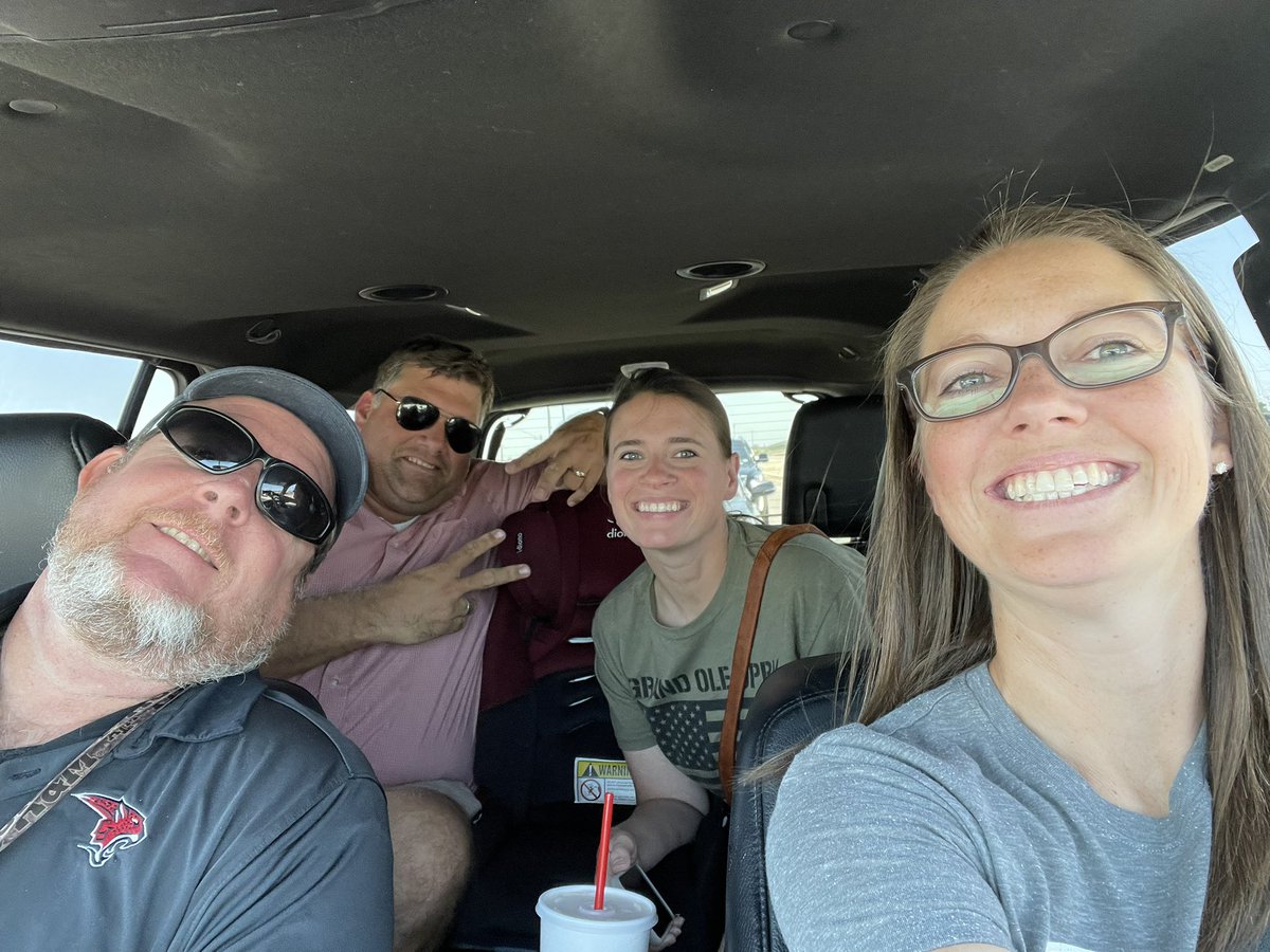 Team lunch with best crew around!  #comalu22 #comalfit <a href="/ComalPhysED/">Micaeli Smith</a>
