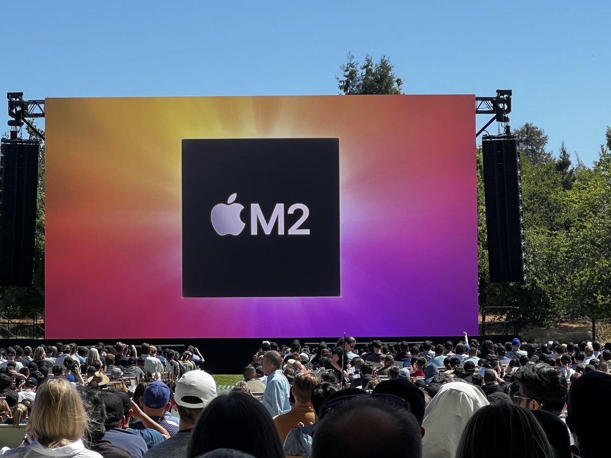 MKBHD's tweet image. 