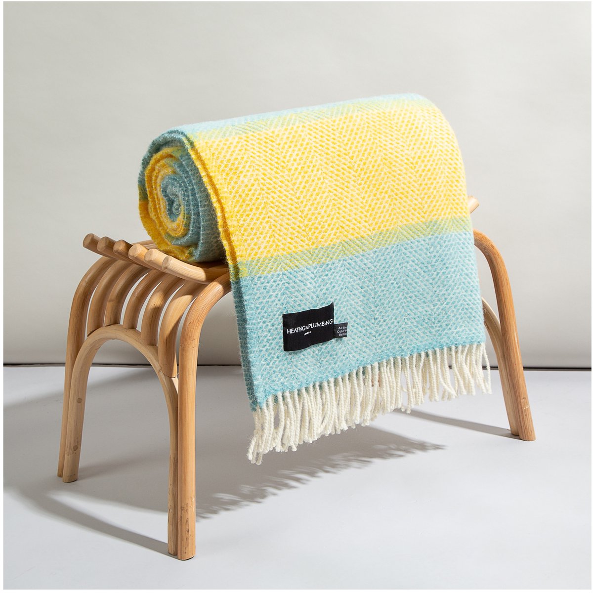 WarmDryCosy's tweet photo. We have invited some of the Mediterranean colours to your home this summer... That little touch that will make your house a holiday home :-)!
https://t.co/q4FnsOD3Hz
#stylemyhome #decor #wool
#luxuryliving #hyggelife #hyggehome #britishbrand #cosyblanketseason #itswarmagain https://t.co/KdVOqrgooO