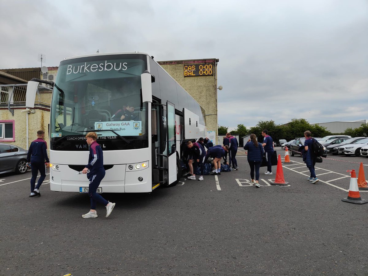 Burkesbus's tweet photo. Best of Luck to the @Galway_GAA Minor Football Team & Management who play Mayo this evening at 7.30pm in MacHale Park in Castlebar 🚍🏟🚍🏆
@ConnachtGAA
#teambus #gaa #travel #bankholidayweekend #mchalepark #galwaygaa #gaillimhabú #final #connacht https://t.co/qx0AVjVWEK