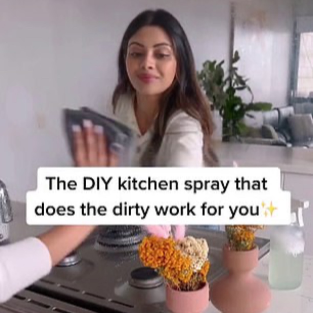 OurHouseProduct's tweet photo. Organisation queen shares her DIY kitchen spray that promises to remove grime in seconds - but warns against the ONE area you can't use it

https://t.co/3QyXvTVizV

#home #airer #cleaning #cleaningtips #cleaners #cleaninghacks  #home #mrshinchhome #cleanhome #instahome https://t.co/J8bE5TNvvZ