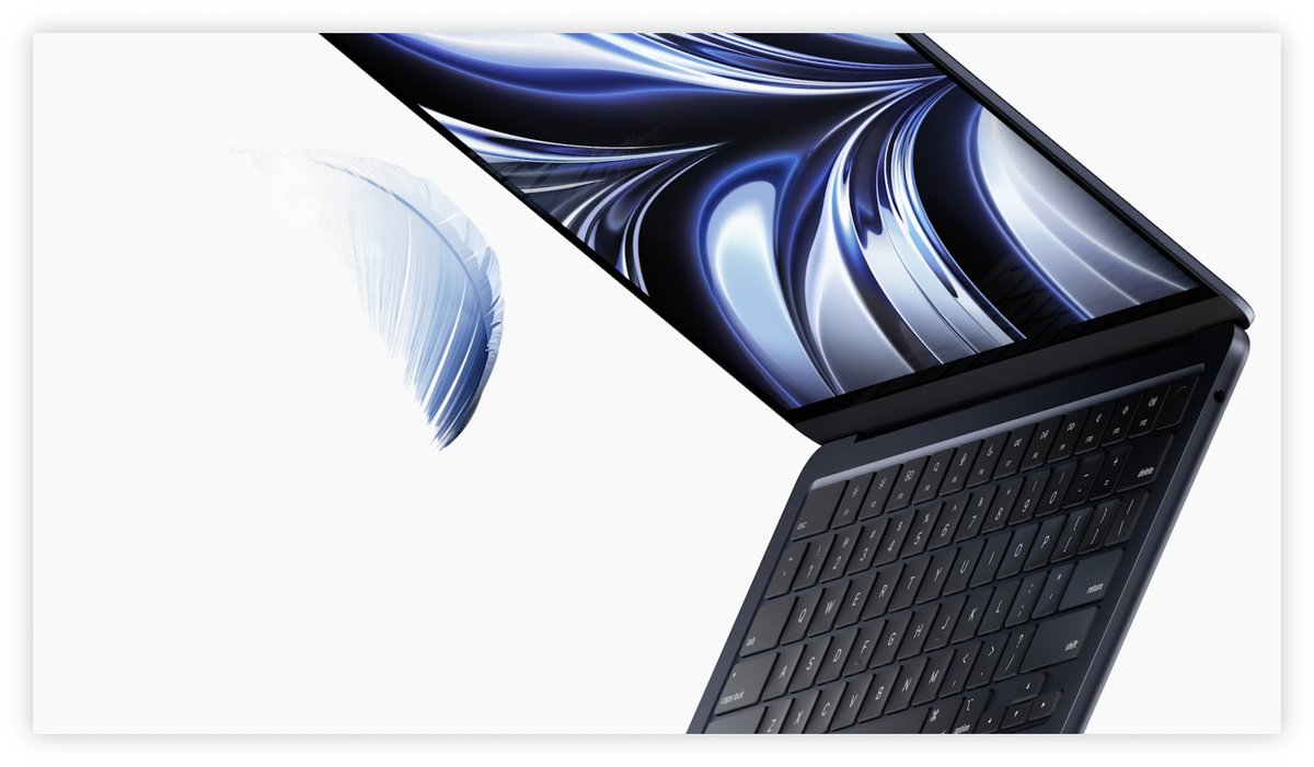 BasicAppleGuy's tweet photo. New MacBook Air.
#WWDC22 https://t.co/KFOFR9H93h