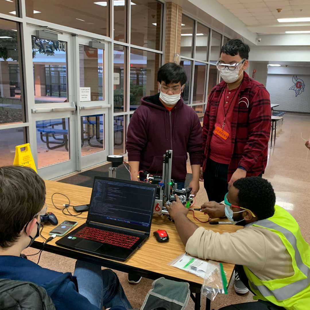dulles_robotics's tweet image. Our 2021-2022 Season has come to an end.
We haven't been updating our social media recently, but we've made a recap video of our FTC Freight Frenzy experience!😀- youtu.be/Z2AJPr5z5ak
#morethanrobots #dullesrobotics #dulleshighschool #firstrobotics #firsttechchallange #dhs