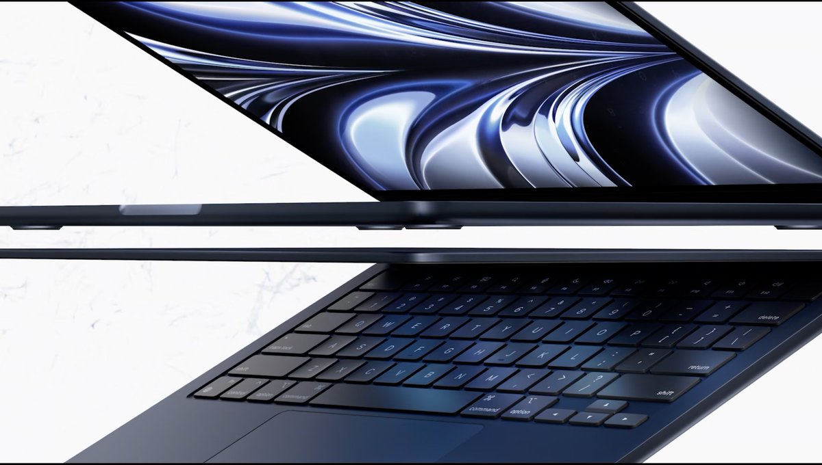 theapplehub's tweet photo. Apple introduces the new MacBook Air #WWDC22 https://t.co/gV0bEYhr15