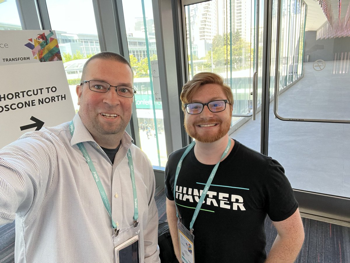 Droberts1603's tweet photo. Met the one and only @_JohnHammond at RSA Conference https://t.co/FiscbvcmAy