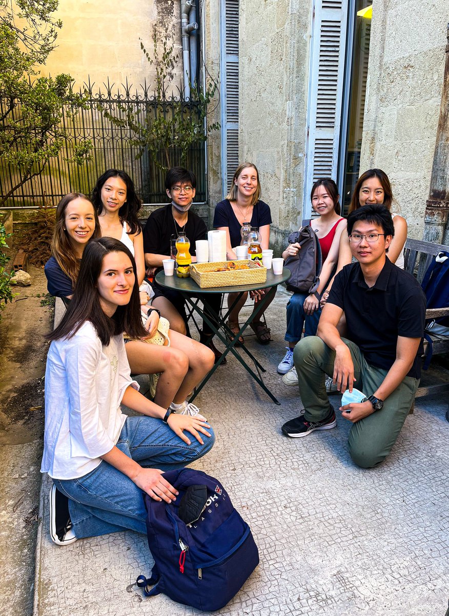 🇫🇷 C’est lundi, le premier jour pour nos nouveaux étudiants. 🤗 Bienvenue à l’école LSF ! Nous sommes heureux de vous accueillir. 😉
Ce lundi matin, nous avons pris le petit déjeuner ensemble. 🥐 
Voici une photo souvenir. 📸

#LsfMontpellier #FrenchSchool #Petitdéjeuner