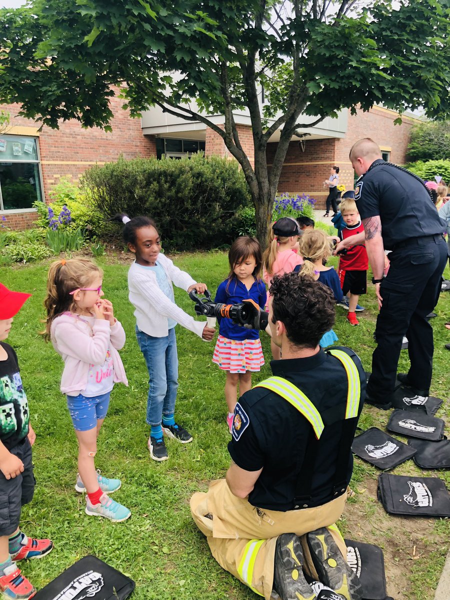 Miss E Adami - (she/her/elle) tweet media