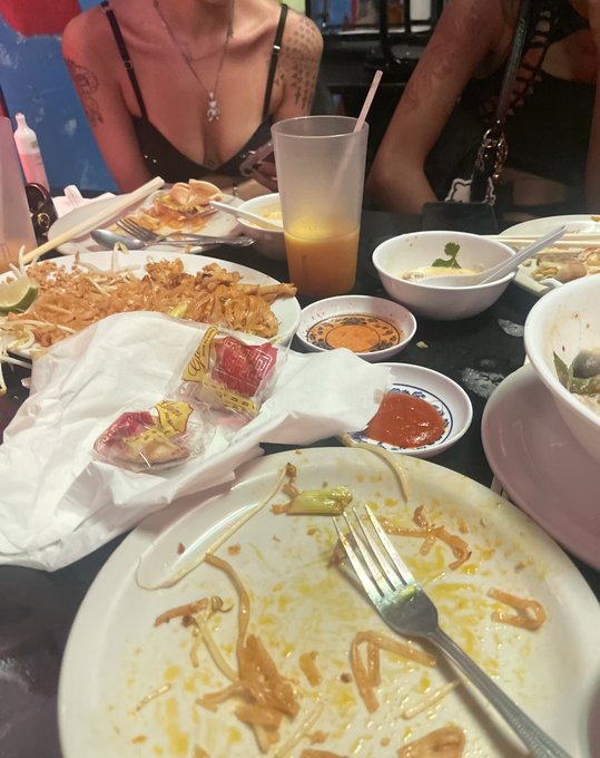 Toi on sunset https://t.co/S2LwUMUwZj