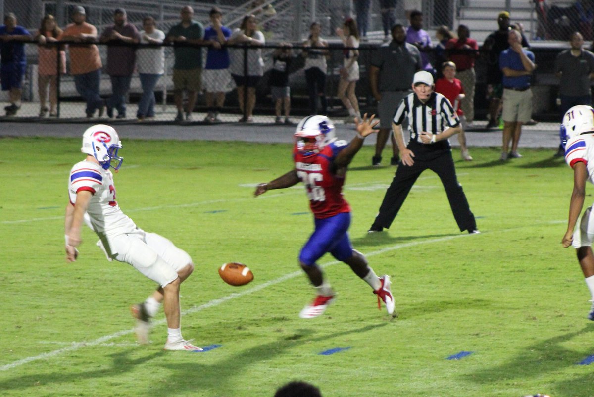 rywood012's tweet photo. Committed. @Holmes_Football #NEWHOLMES🐶🐶 https://t.co/opnhMKMoyF