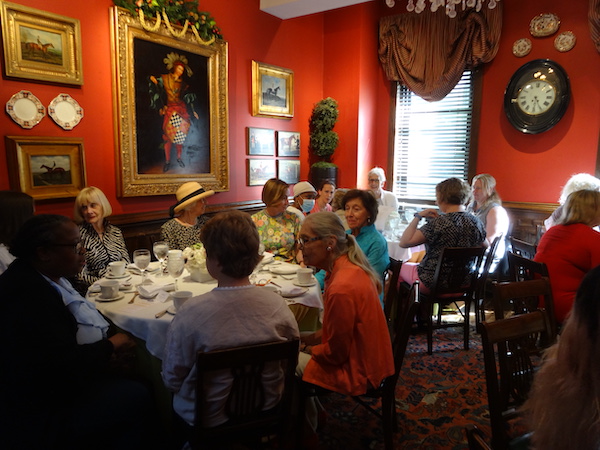 SmithClubNYC's tweet photo. The SCCNYC hosted the 2022 Annual Spring Tea. The High Tea at Kings' Carriage House was a cozy occasion to connect with old friends and new, and to honor Alums who have hosted events in the past. Their generosity and volunteerism is what has shaped the Club of today. https://t.co/6m3LPe5pf1