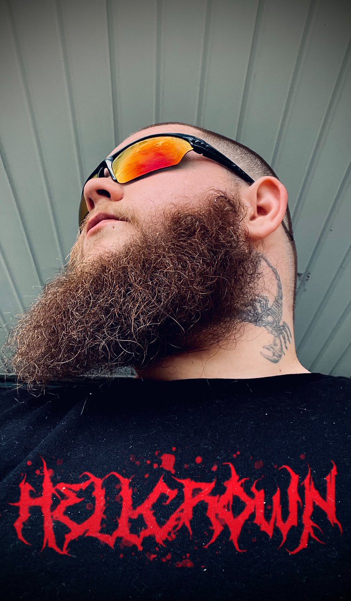 JCroft93's tweet photo. Hellcrown; a new local metal band coming soon. This isn’t even a real shirt 😂 it’s just our logo edited into the pic. Looks pretty sick though. 🔥 

Vocals - Jake Labbe
Guitar/Vocals - @JCroft93 
Drums - @tfortdawg 
Bass - TBA https://t.co/TI4tkUGbsQ