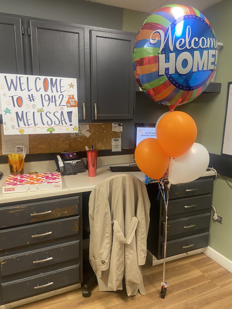 mellietHD's tweet photo. So happy to be here at 1942!  Made me feel so welcome!!! Building relationships and getting to know my new team!  And someone from my old team just can’t stay away 😂 @Fpanico25 @jgirv257 @aldakonda https://t.co/kg3tBh5rfY