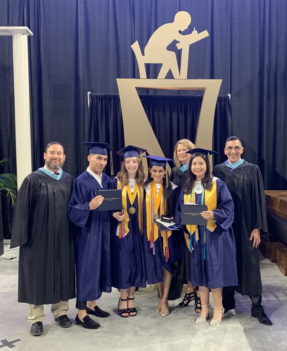 OCRobMartinez's tweet photo. Congratulations @NISDOConnorHS Class of 2022. What a very talented group of graduates #OCGraduation #GreatGraduates #OCClassof2022 https://t.co/rnT4rn904G
