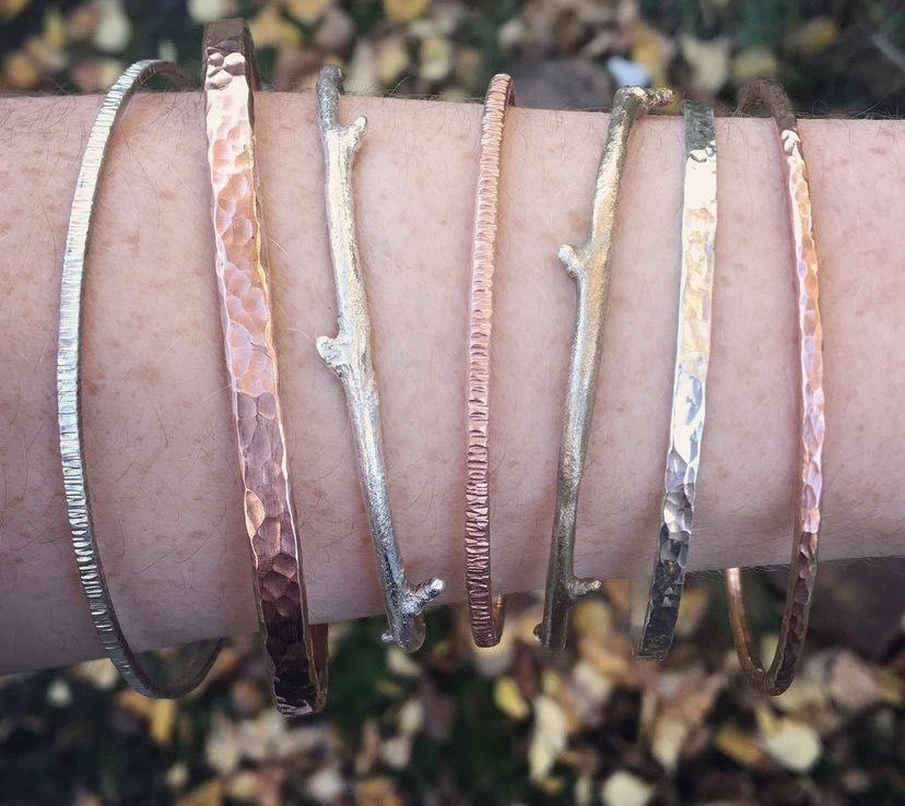 My wonderful sister <a href="/CuriousMagpieUK/">Curious Magpie</a>  has been nominated “Best Jeweller in Leicestershire &amp; Rutland” in the Muddy Stilettos 2022 awards. Check out her work and please vote for her as she is brilliant leics.muddystilettos.co.uk/vote/