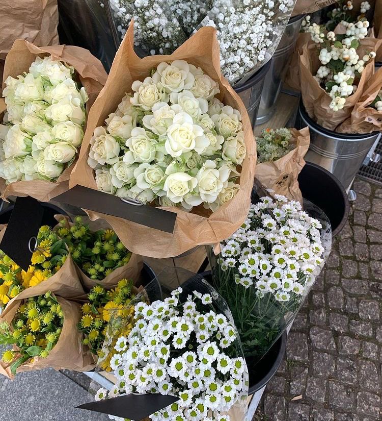 i want endless amounts of flowers.