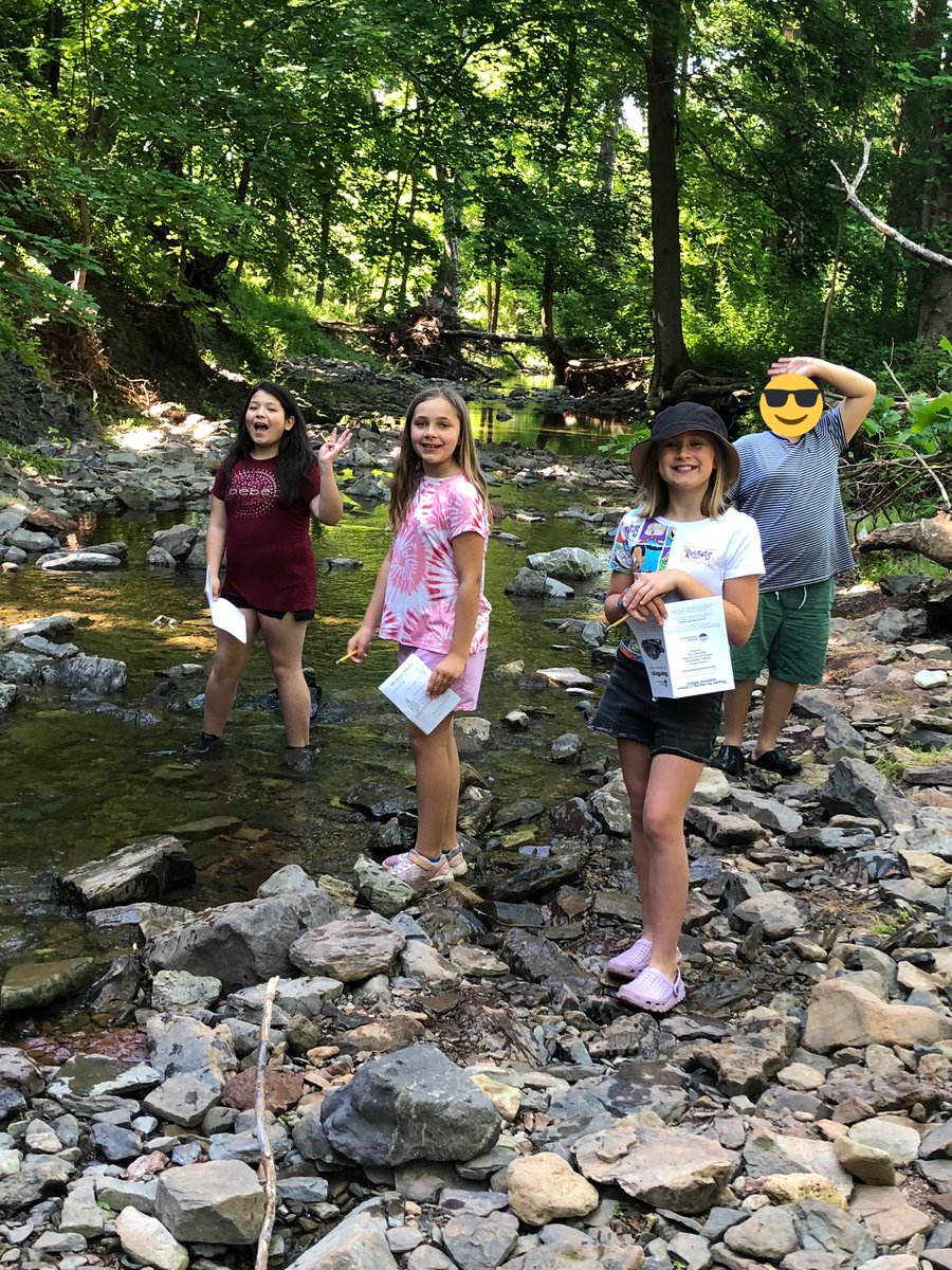MrsPErrickson's tweet photo. Today was the perfect day for our walking trip! Thank you chaperones! We had a wonderful time! @RFIShuskies @FlemRarSchools https://t.co/9XGEaxTl4B