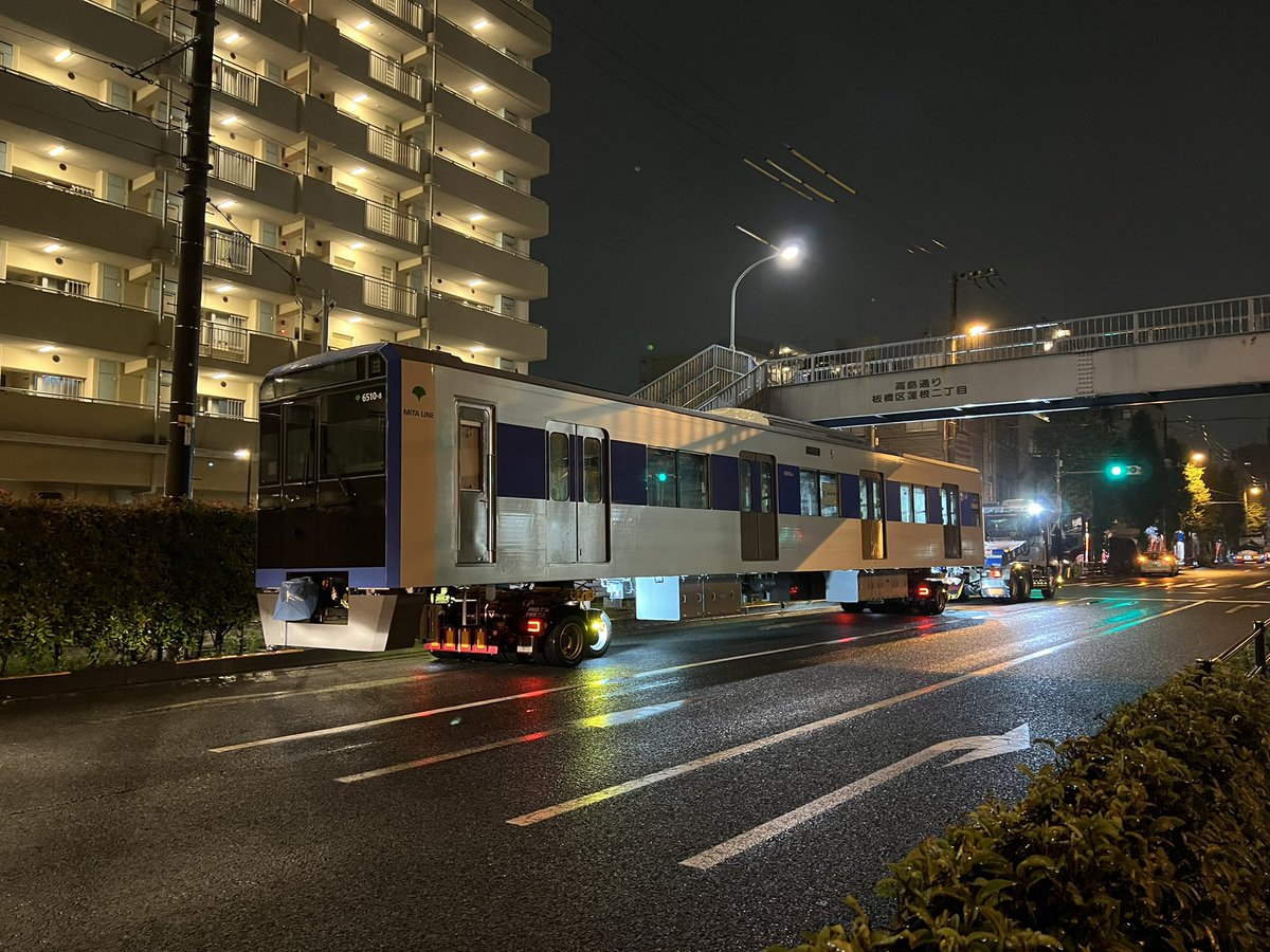 HcLa3kAUdnfZ8BG's tweet photo. 10本目到着。

#6500形
#6510F
#三田線 https://t.co/5RYpTPGe5U
