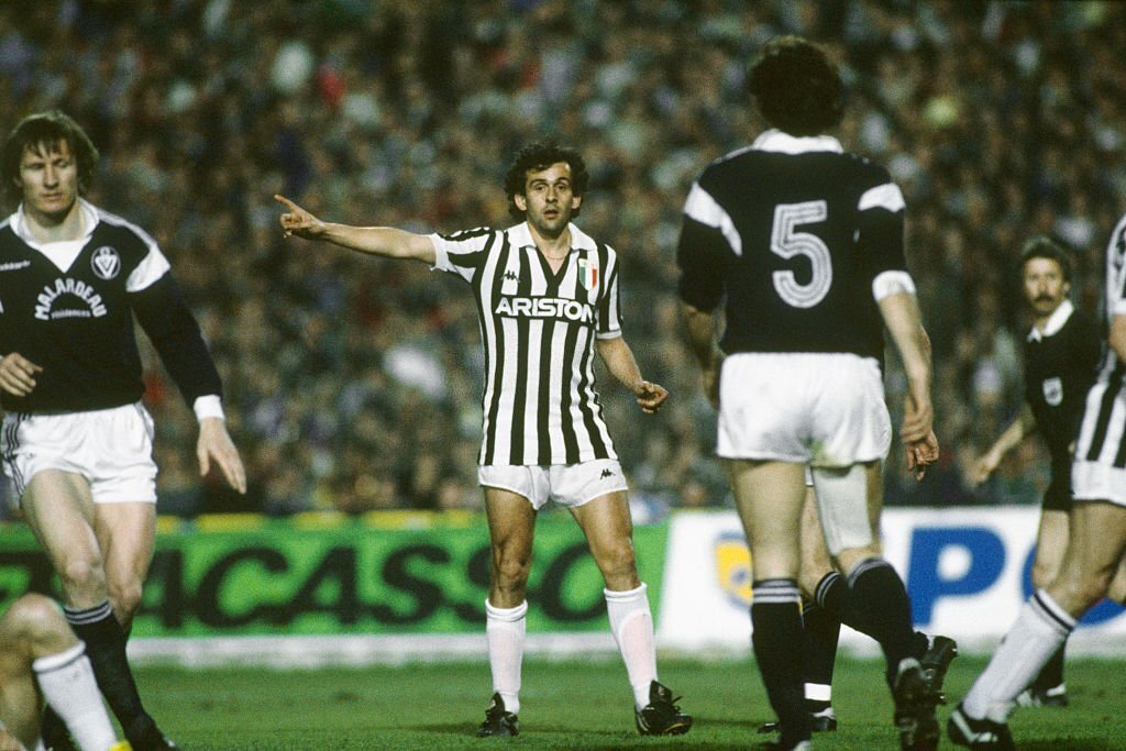 [1985] 🇫🇷 Michel Platini (Juventus) em ação contra o Bordeaux nas semifinais da Champions League