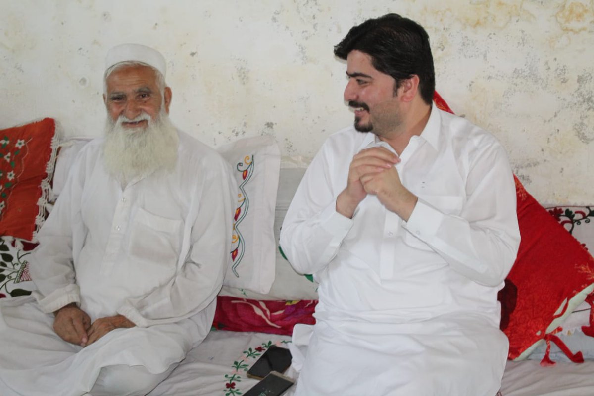 FaisalZebKhan2's tweet photo. #شانگلہ   #تحصیل_پورن_مخوزئ 

عوامی نیشنل پارٹی کے صوبائی جوائنٹ سیکریٹری اور ممبر صوبائی اسمبلی فیصل زیب خان, تحصیل پورن کے صدر فخر عالم خان نے مخوزو #بریم کا مختصر دورہ کیا...پارٹی کے رہنما آیاز خان اور دلدار خان کی رہائشگاہ پر اپنے بزرگوں اور ساتھیوں سے ملاقات کی.. https://t.co/ZSZVpTAXpJ