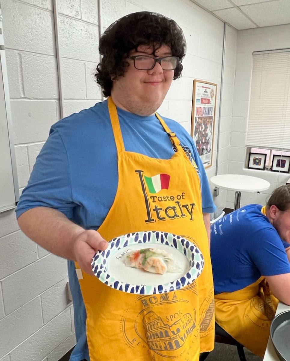 Our kitchen skills team made delicious spring rolls today! What a great way to kick off our first day of summer session! 
#kitchenskills #nonprofit #nonprofitorganization #food #kitchenscience