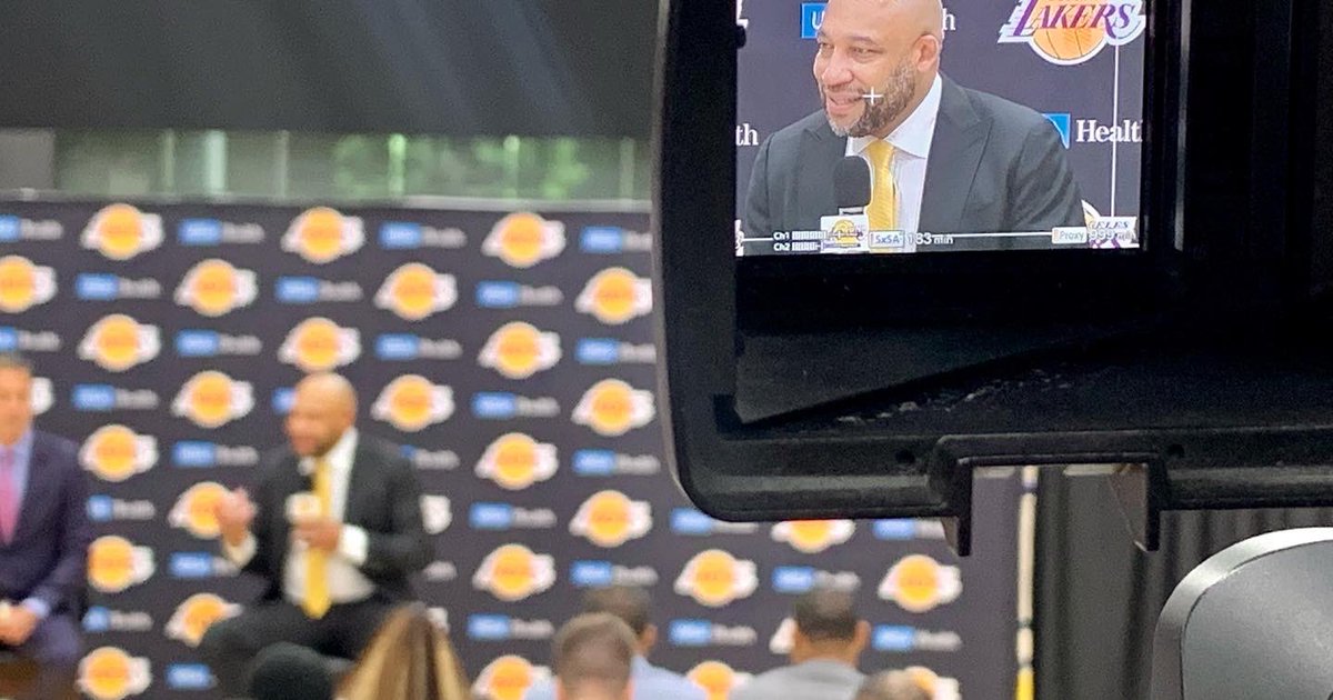BaileyPhotoVid's tweet photo. The @Lakers announce new Head Coach Darvin Ham today at #uclahealthtrainingcenter @FOXLA #NBA #Lakers #DarvinHam https://t.co/jW6OwPKZvJ