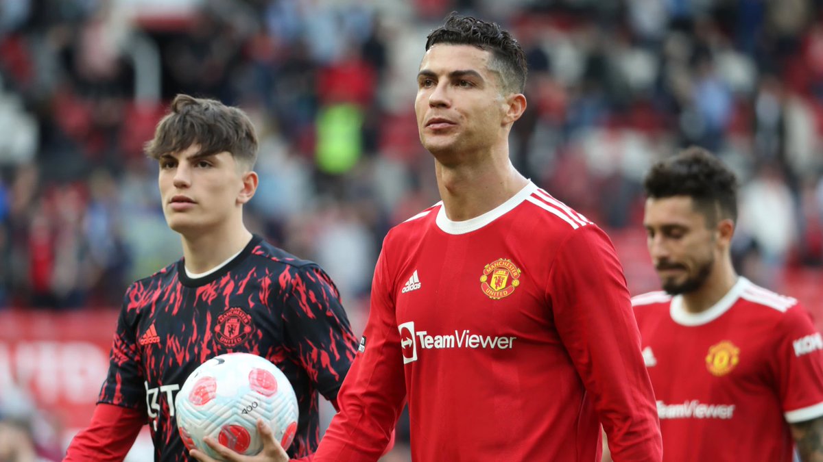MUnitedEs's tweet photo. Cristiano Ronaldo: "La nueva generación es el futuro del club, así que estoy a favor de que los chicos tengan oportunidades. Tenemos que ayudarlos y ubicarlos en los lugares correctos" https://t.co/68ZLTMOfrs
