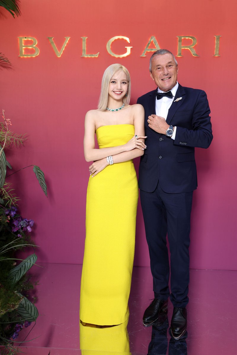 BlackVelvetnim's tweet photo. Best CEO JC Babin he looks like Lisa's dad. And he's about to introduce Lisa to the entire world to take over CEO position. 
🤣🤣🤣 

#LALISAxBvlgariEden #LISA #LISAXBVLGARI #BLACKPINK @BLACKPINK https://t.co/cGmCRRnGuP