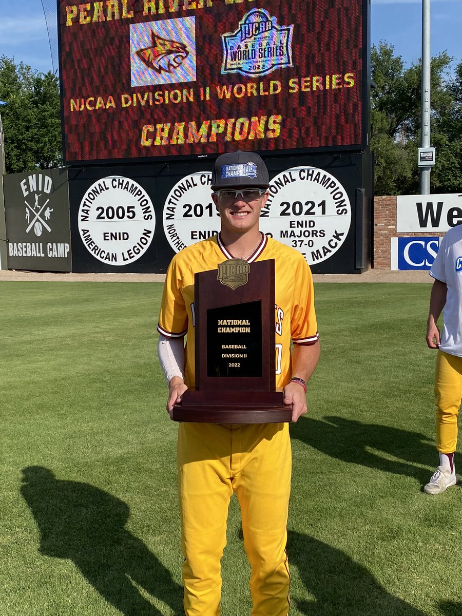 stpaulsbsbl's tweet photo. CONGRATULATIONS to C/O ‘21 @WillPasseau and his Pearl River Community College Baseball Team for winning the Division II Junior College National Championship!! #GATA #DidTheirJob Way to go Will!! https://t.co/K1nqRtA8nT