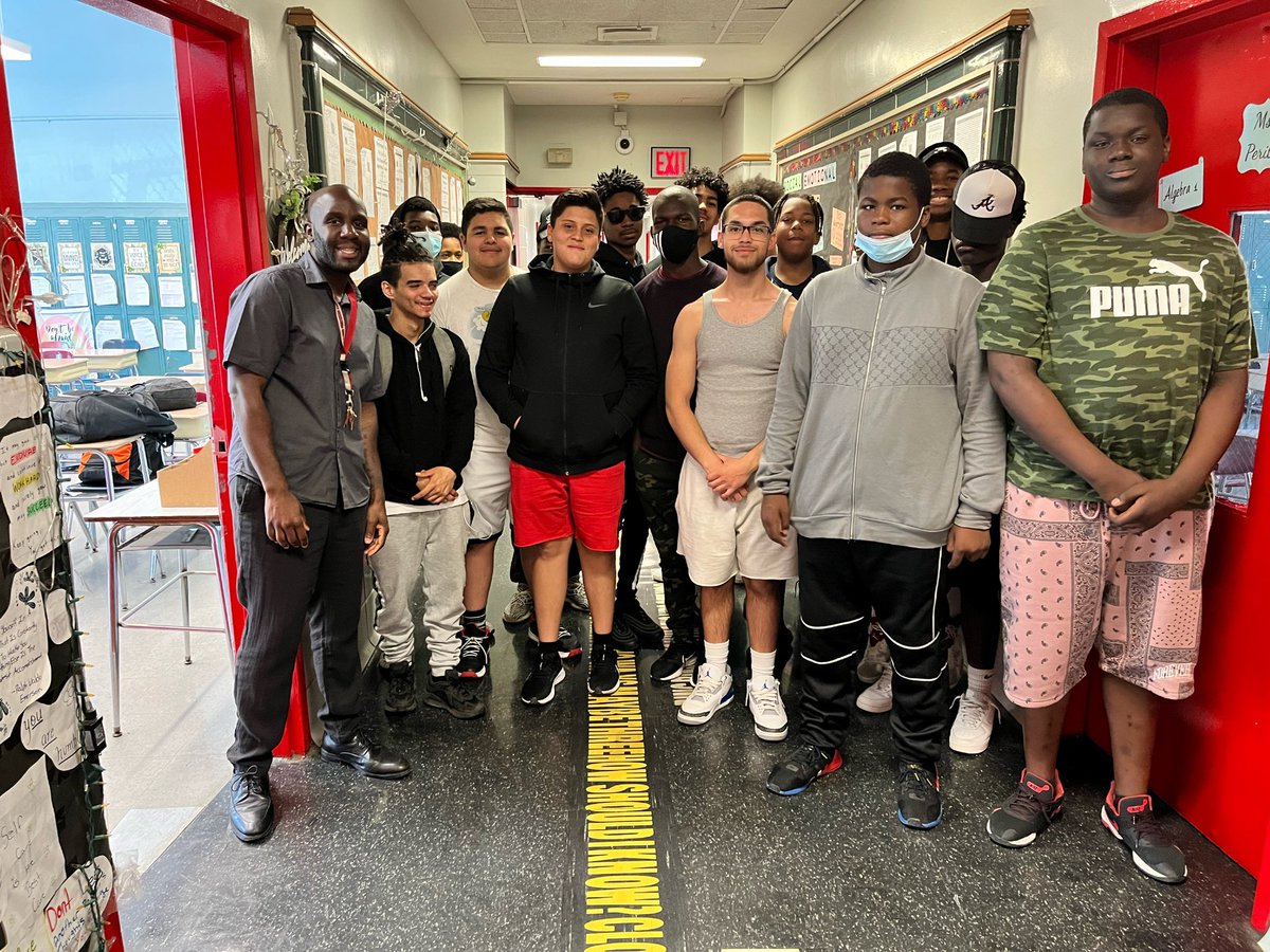 EmanuelBJones's tweet photo. Final MBK Meeting of the school year. https://t.co/3FSjIB4q6X