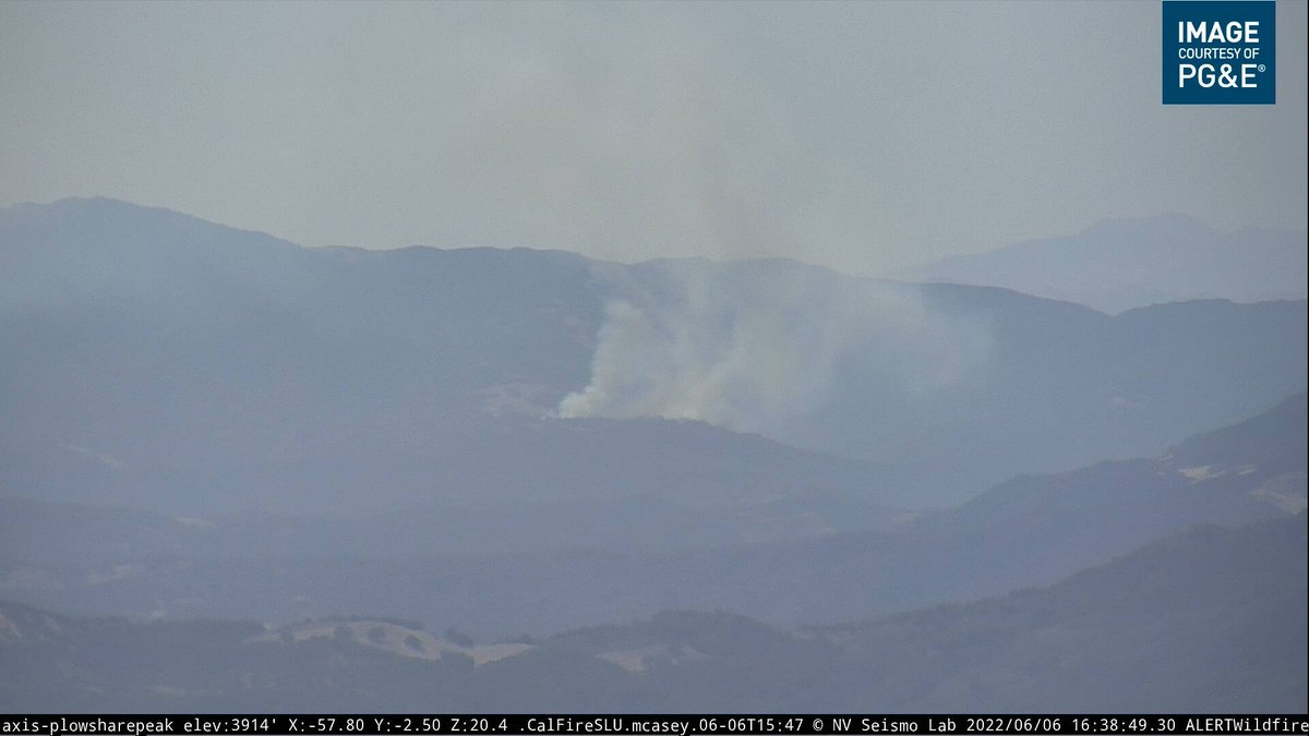 CAFireScanner's tweet image. #LopezFire (Hi Mountain, SLO Co) - AA advising fire is on both sides of the road now, the spot on the down hill side of the road is 1 acre &amp;amp; burning parallel to the road for now. Another spot out in front of the main fire.