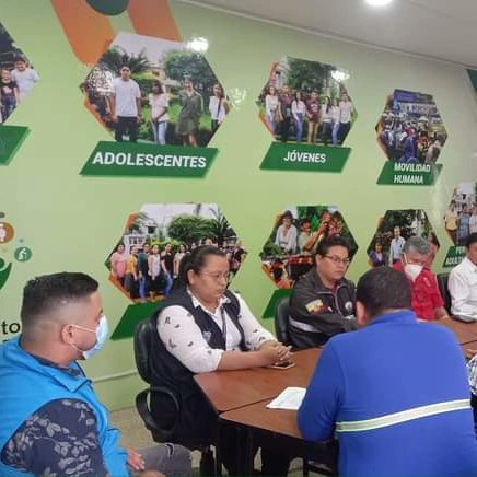 PedroXavierAgu4's tweet photo. #Guayas|A fin de establecer compromisos para la ejecución del evento #Maraton para el 12 de junio, #DíaMundialContraElTrabajoInfantil mantenemos reunión con actores del sistema de #ProtecciónDeDerechos  y voluntarios #VivoJoven del cantón #ElEmpalme.

#ElEcuadorDeLasOportunidades https://t.co/QOKNBxWMsz