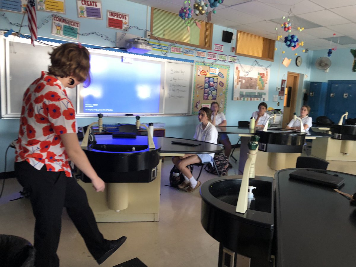 ScsFrancis's tweet photo. Lucy Retterer, Ambassador to NASA and student at USC, discussed The Artemis Project, black holes, and other interesting topics with 7th/8th grade science classes. They enjoyed the presentation and asked many questions. @SCSprincipal @scspta @StCathStMarg https://t.co/SI5HN0XcNp