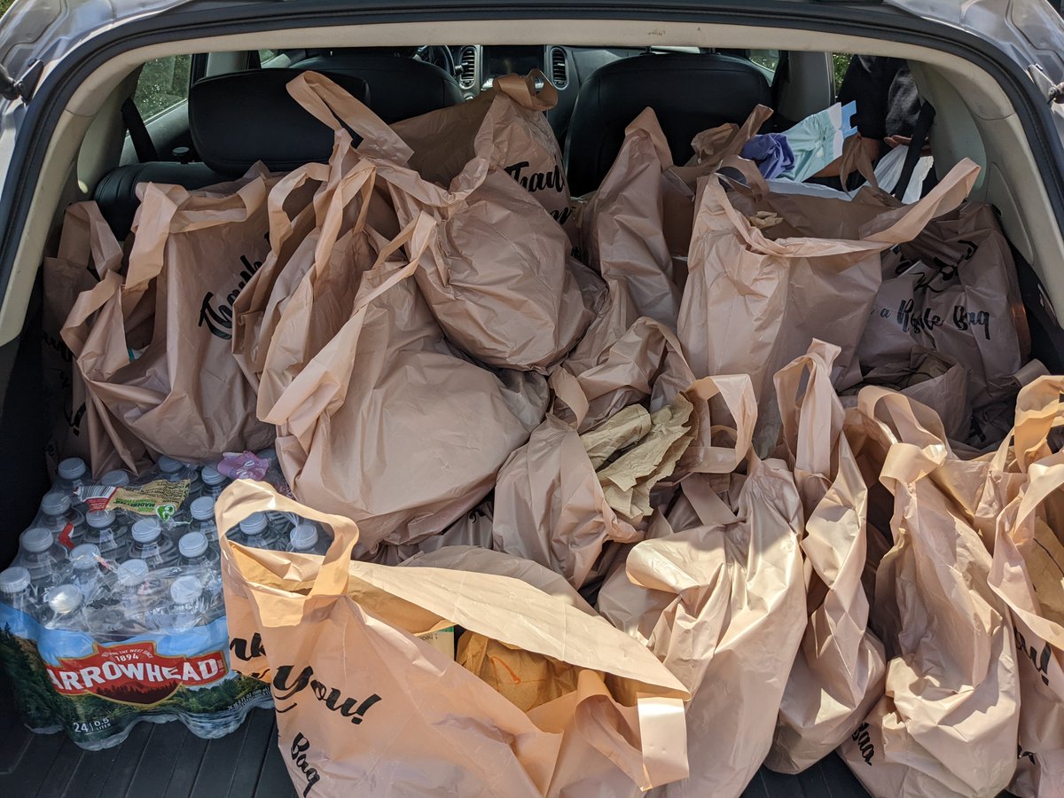 JasonPotell's tweet photo. No matter what else is going on, it is always an honor and a blessing to serve the most vulnerable members of our community with these incredible people. #hopedealer #homelessness #outreach #service https://t.co/xhSnOB7kbi