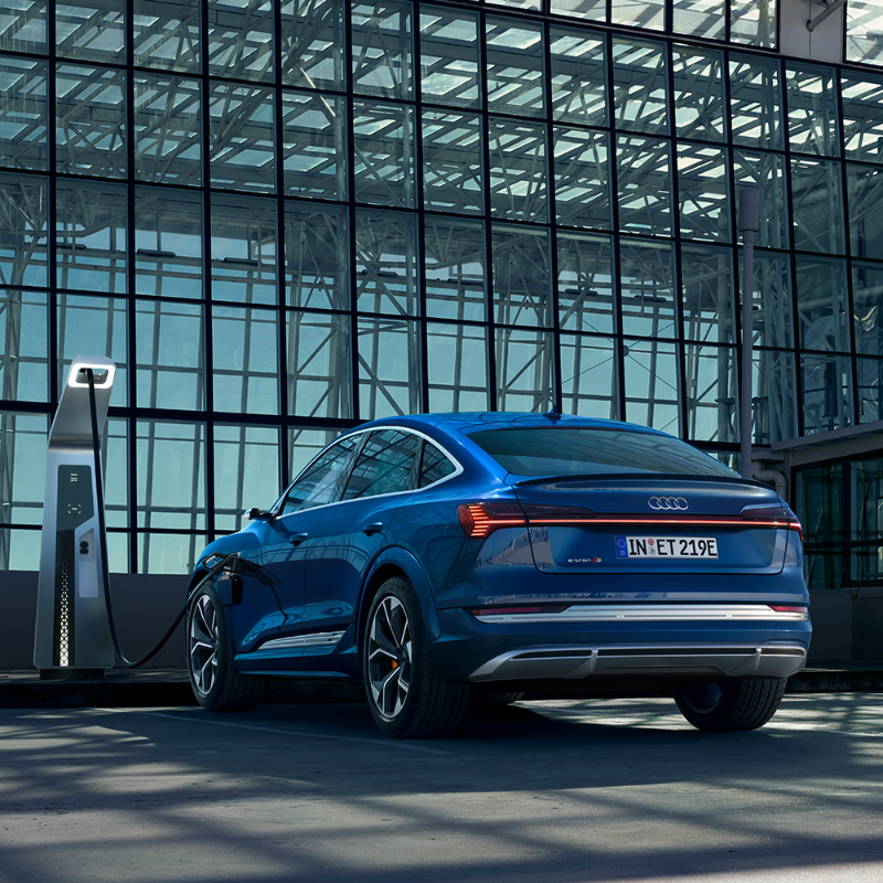 AudideMexico's tweet photo. Descubre el desempeño 100% eléctrico del nuevo Audi e-tron S Sportback. #FutureIsAnAttitude #Audi25AñosEnMéxico