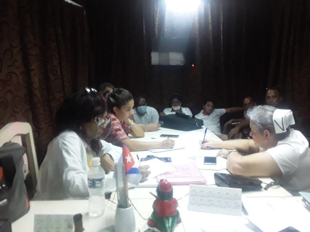 DMSaludMatanzas's tweet photo. Reunión de Puntualización de la #DMSMatanzas, momento importante donde la toma de decisiones se convierte en la base de nuestro trabajo. Espacio fructífero que define las acciones a realizar para elevar la calidad de los servicios que se brinda a nuestro pueblo.
@WongCorrales https://t.co/ES3Y0Nc8dX