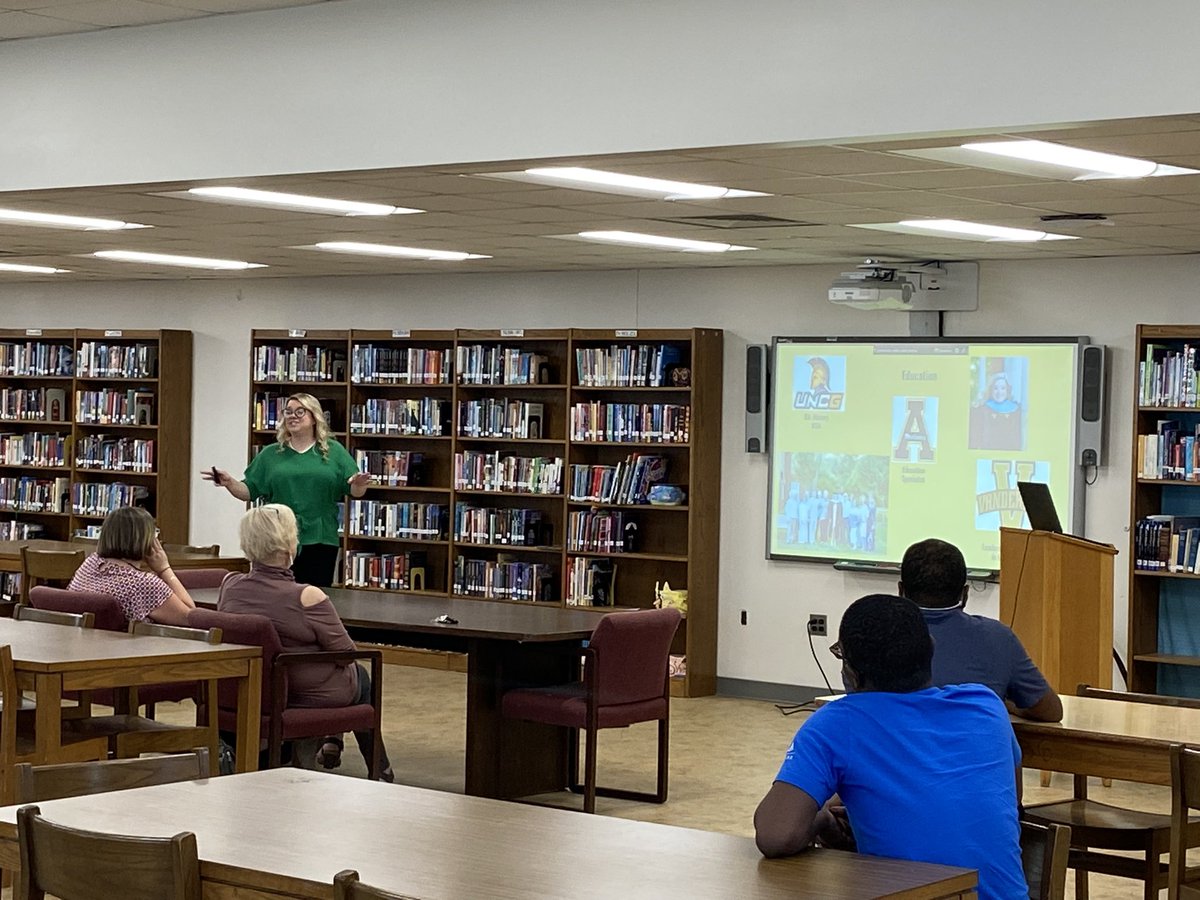 RevondaJ's tweet photo. Every student…Every Day!  That is a priority for @whitfliehman the new principal @eah_eagles   Great afternoon and evening meeting and greeting staff, students, and parents!  It is definitely a great time to be an Eagle. Looking forward to her leadership! #DifferenceMaker https://t.co/K1wVX6lmLp