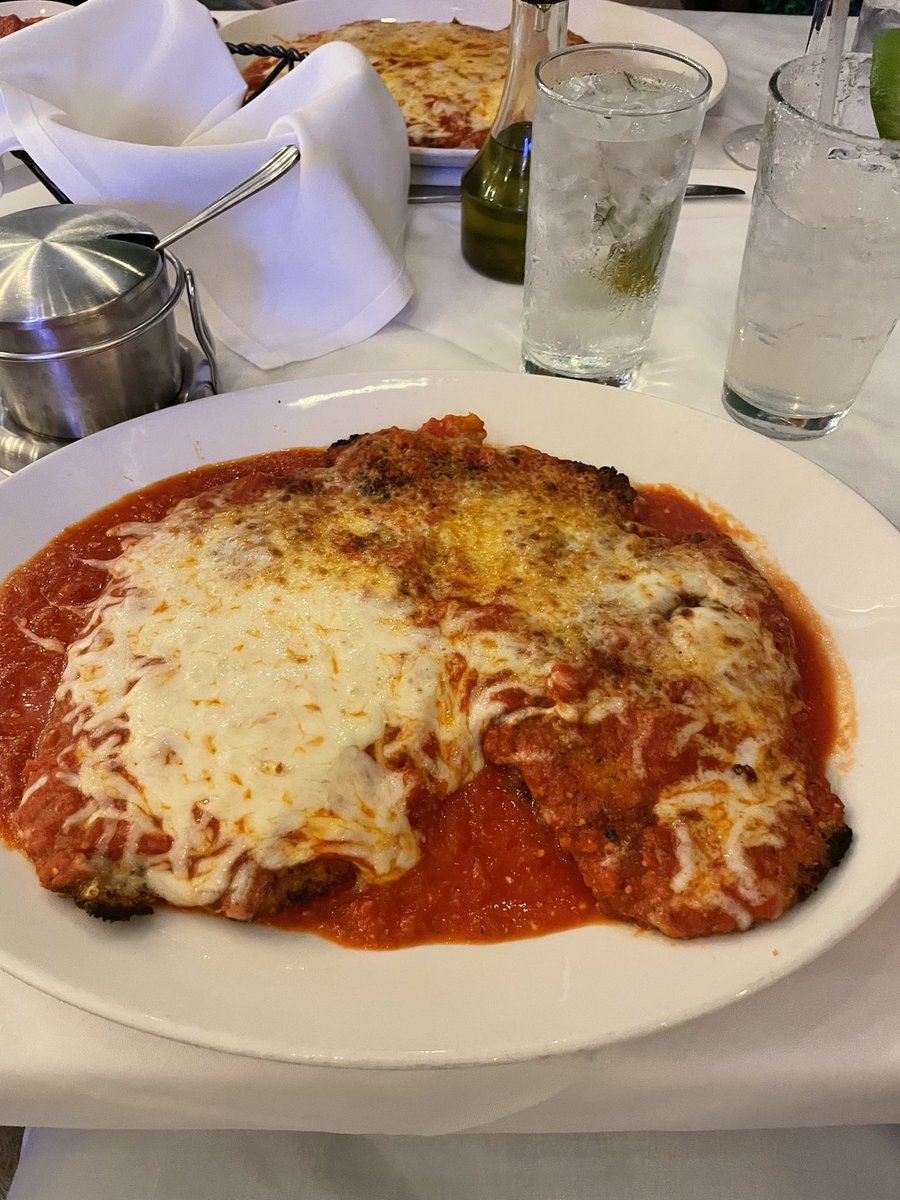 seanhughes41's tweet photo. @Buccigross That anniversary dinner parm 👌🏻#DoesntMiss https://t.co/chGYsqisiE