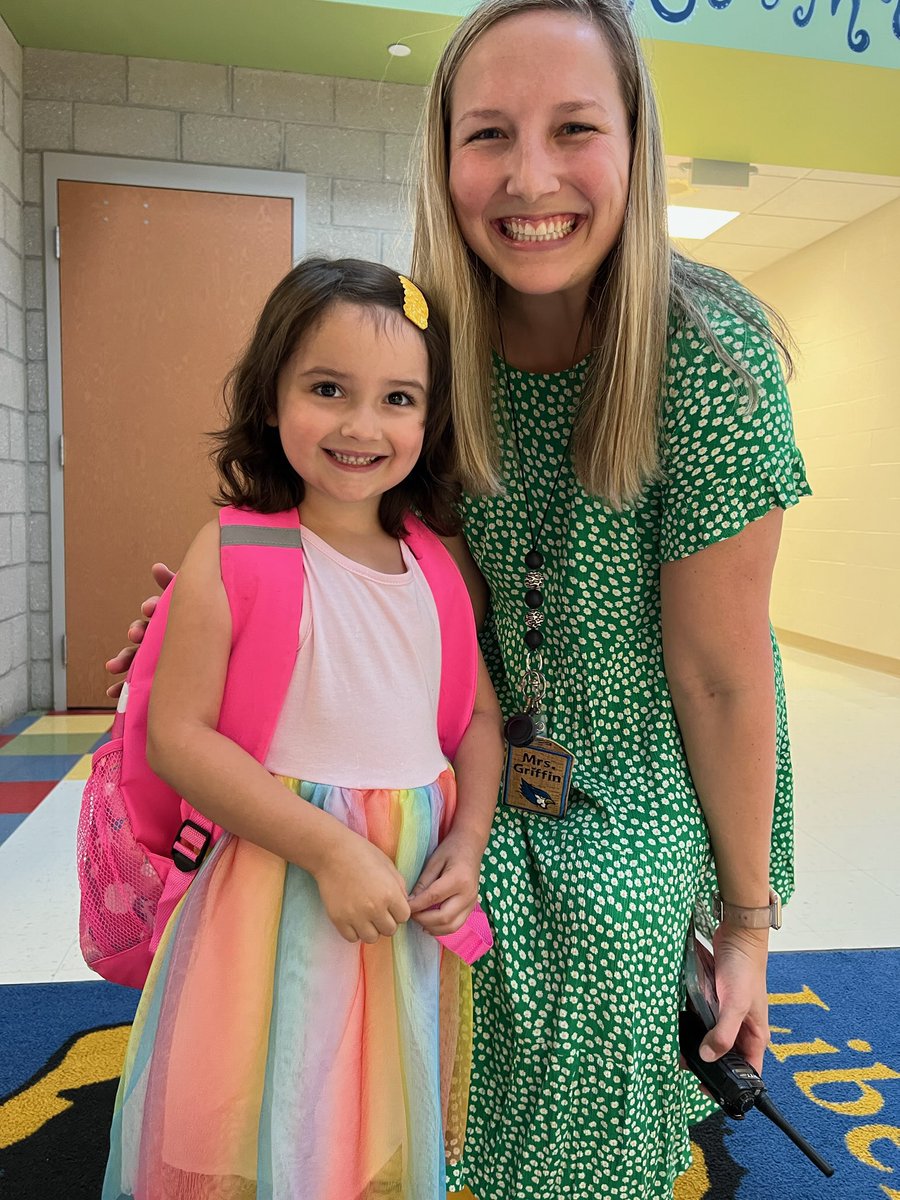 DrGriff321's tweet photo. Excited to be at school with this sweet kindergartener this summer! 💕 @LPSSummerAdv #lpssummer2022 @hannah_eiberger https://t.co/mAb53lwlOc