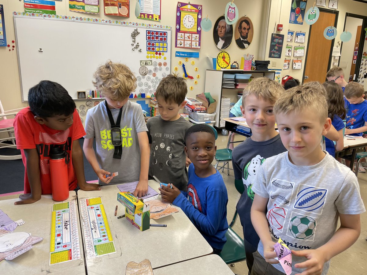 SFESLions's tweet photo. Our second graders taught our first grade friends all about what to expect next year during our recent First Grade Move-Up Day! Smiles and excitement galore! #SFLionPride #SFESLionPride #SecondGradeHereWeCome https://t.co/A54axEcQgg