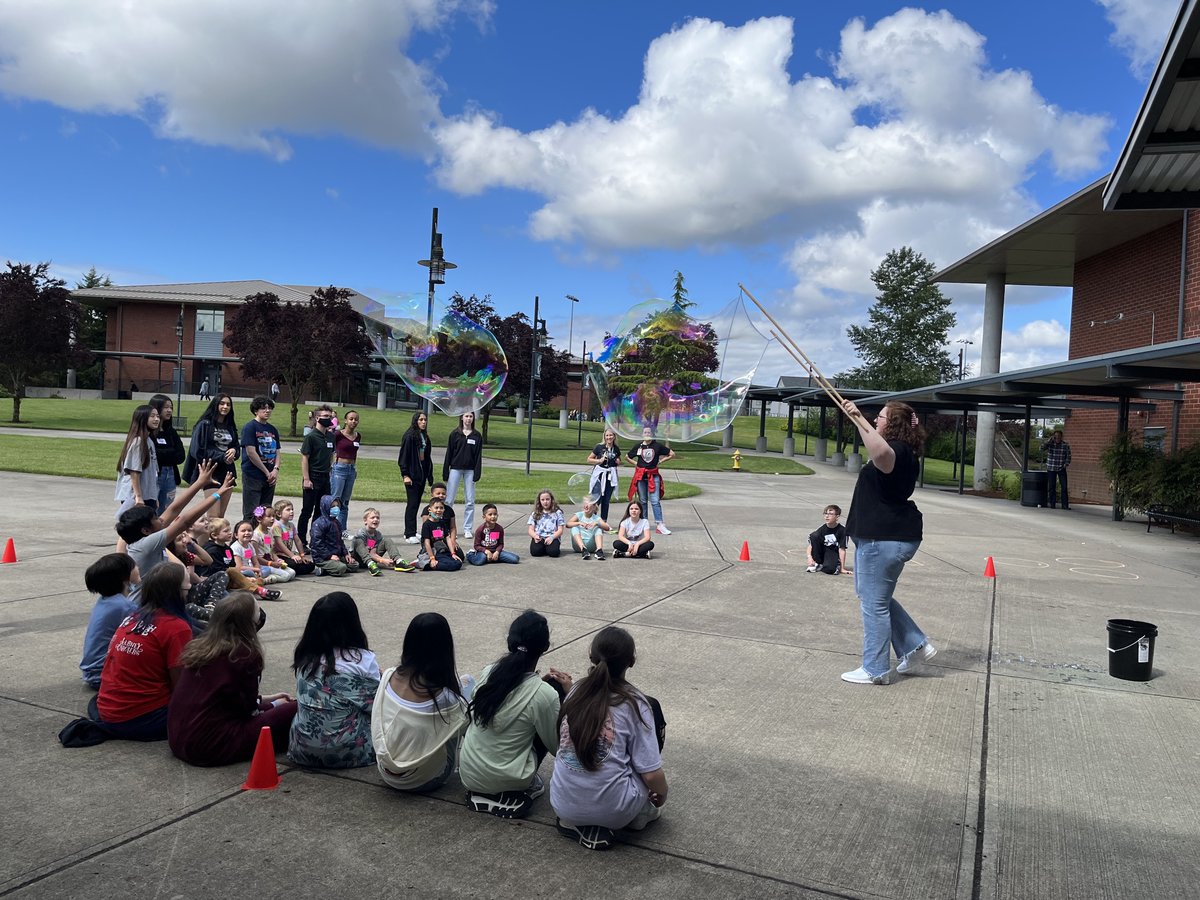 UHSSTEM's tweet photo. Giant Bubbles at the UHS STEM Academy's June Party https://t.co/OKzXQplsWU