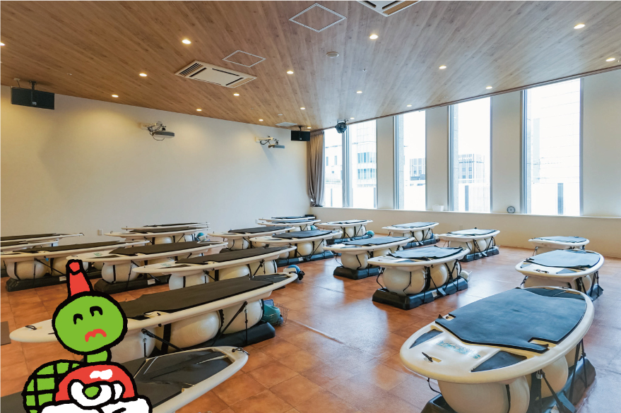 mspu_official's tweet photo. 銀座でリゾート気分🏄新感覚のサーフエクササイズでテンションUP!
ワイワイ楽しく美ボディ目指せるのいいよねぇ🤙
体幹強化・美尻・二の腕シェイプ・集中力もupしそう!夏に向けてメリハリボディGETしてねぇ♪
@surf_fit_studio
#SurfFitStudio
#SurfFit
#銀座トレシャス
https://t.co/Hpv8HzQCha https://t.co/OFjDRBPK1W