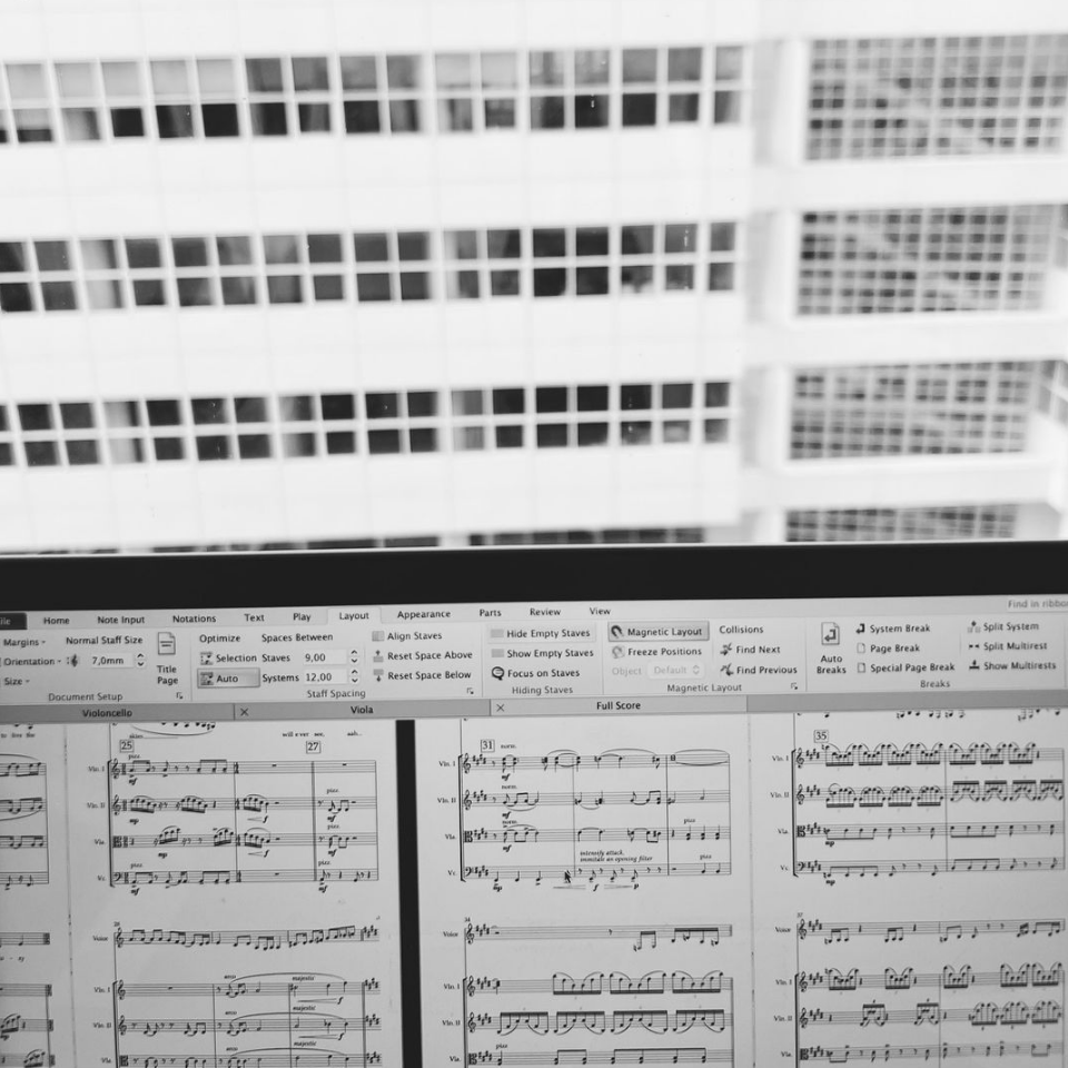 AvidSibelius's tweet image. 📷 instagr.am/iamacosmicbride
▶️ avid.com/sibelius

#soundarchitecture #architecturedose #notation #composer #visualdialogue #urbanscapes #sibelius #avid