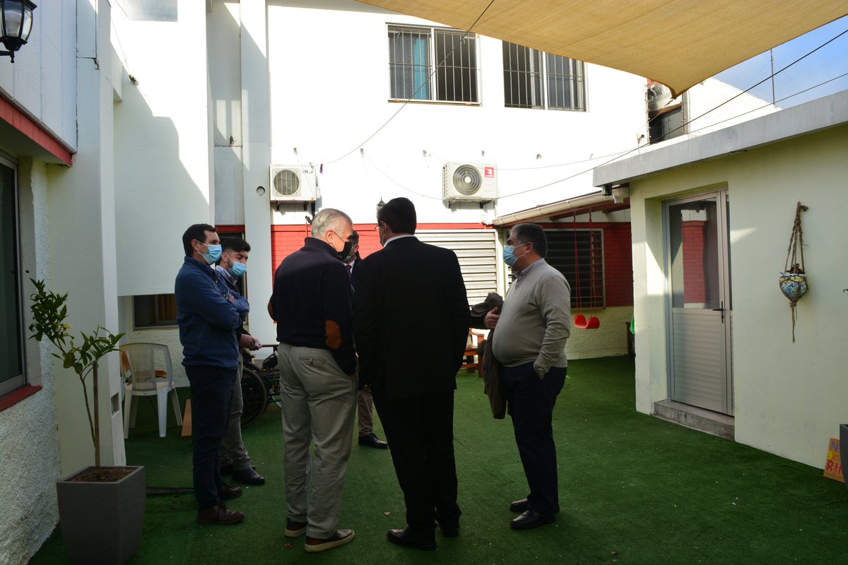 HorizonteCentro's tweet photo. Hoy recibimos al Pte. de ASSE Dr. Leonardo Cipriani y al Cnel(R) Julio Milak, integrante del Directorio de ASSE. Esta visita nos permitió dar a conocer nuestra institución y conversar acerca de las necesidades en el área de la salud.

@ASSEcomunica  @LeoCipriani20 https://t.co/bm73cycm8x