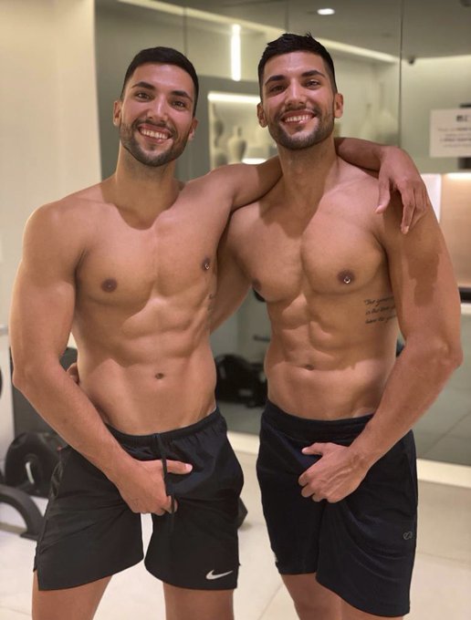 Do you think twins are the same size everywhere? 😜😜🤪🤪😜😜  Check more of us on our adult/private account: https://t<a href="/tag/twins"class="tags"><span>#twins</span></a>
